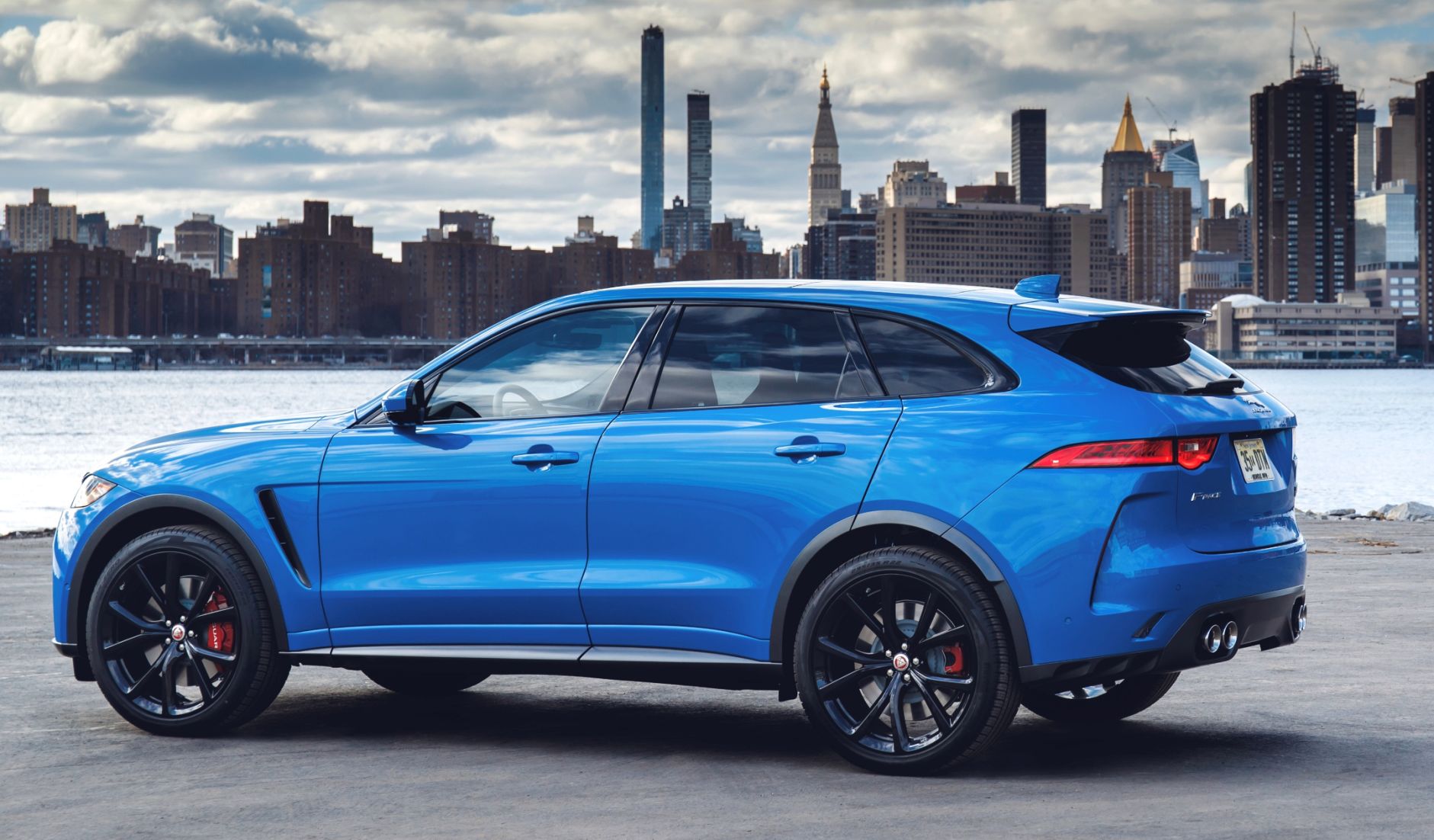 jaguar2019fPaceSVR0711b.jpg